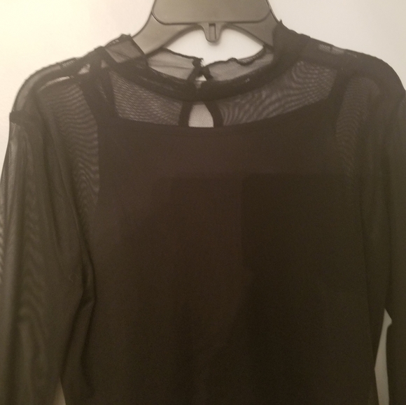 Summer sheer LS top - Picture 3 of 3